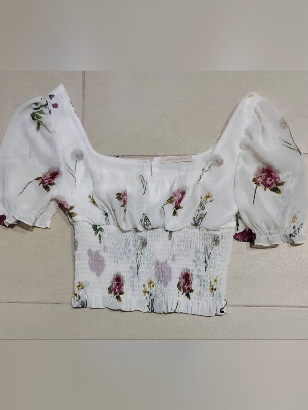 Pookie & Sebastian Cropped, Smocked, Puffed Slve White Top Wildflowers Floral M